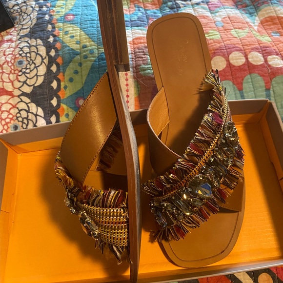 Crown Vintage Sandals - Picture 2 of 4